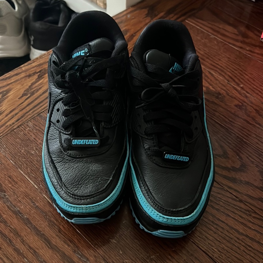 Nike Air Max 90 Undefeated Shoes